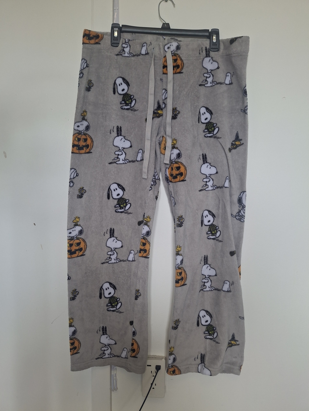 Peanuts Gray Snoopy Pumpkin Print Lounge Pants